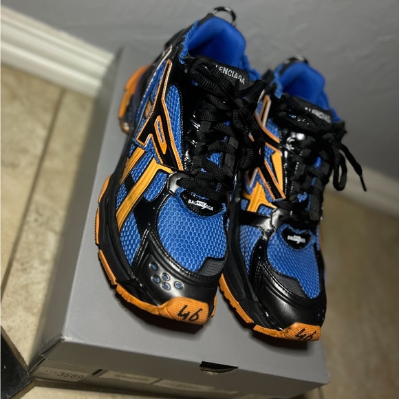 Balenciaga Runner - Picture 5 of 5